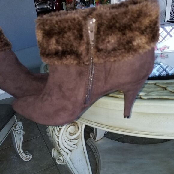 👢 Brown furred ankle boots - Picture 2 of 6